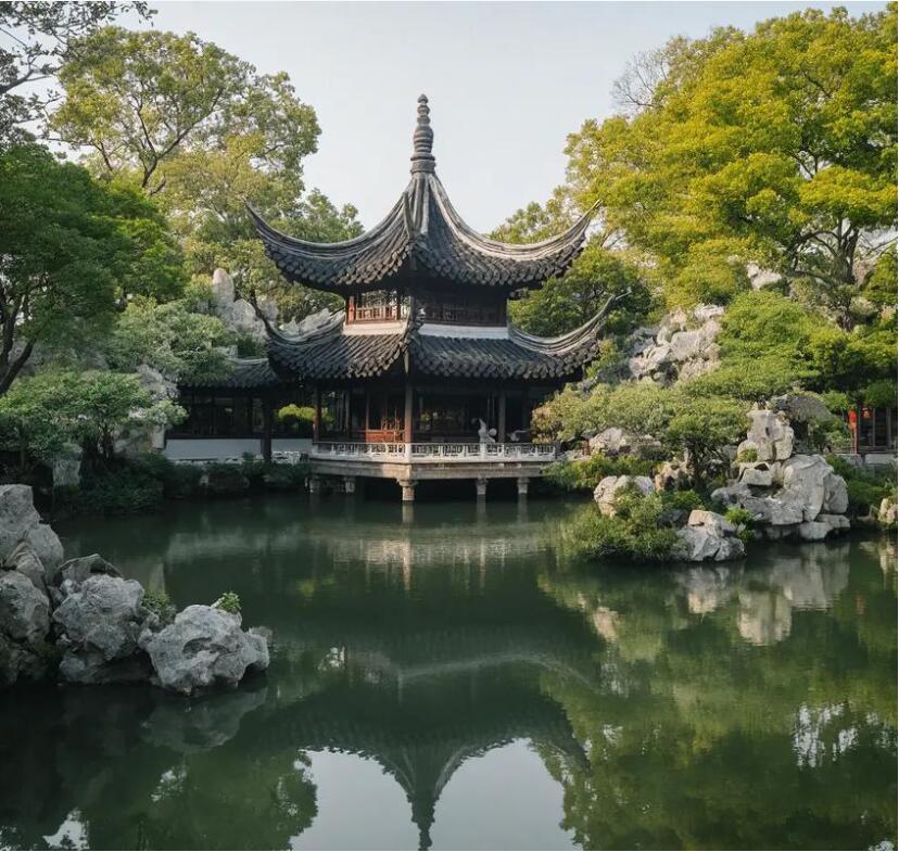 雨花区歪斜餐饮有限公司